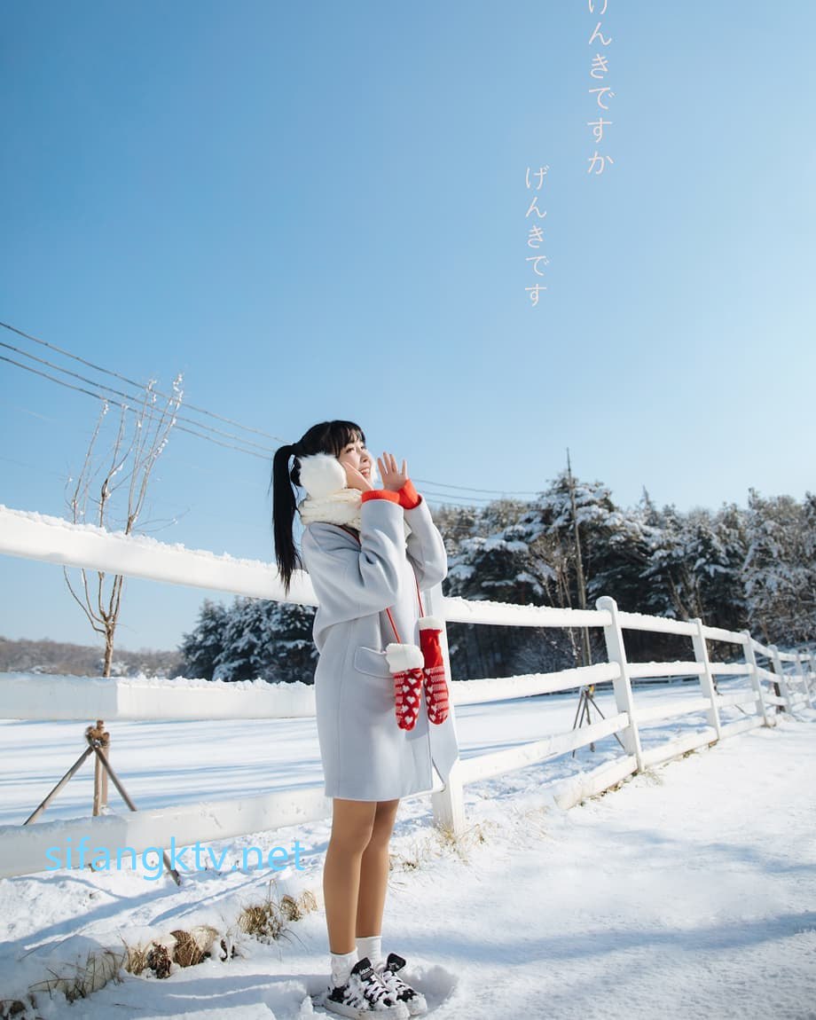 【2023-10-08】She is excited about outdoor exposure.m4v